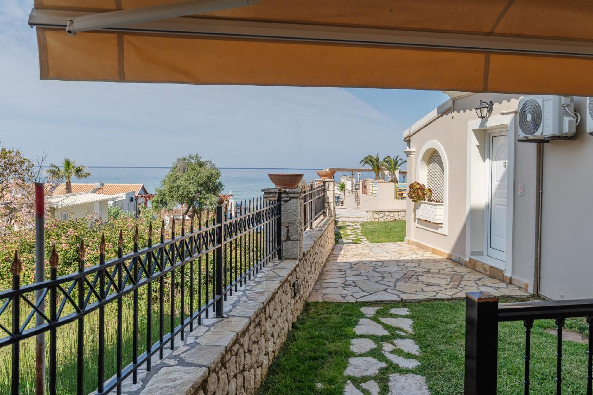 Sea Breeze Hotel & Apartments Agios Gordios  Exterior foto