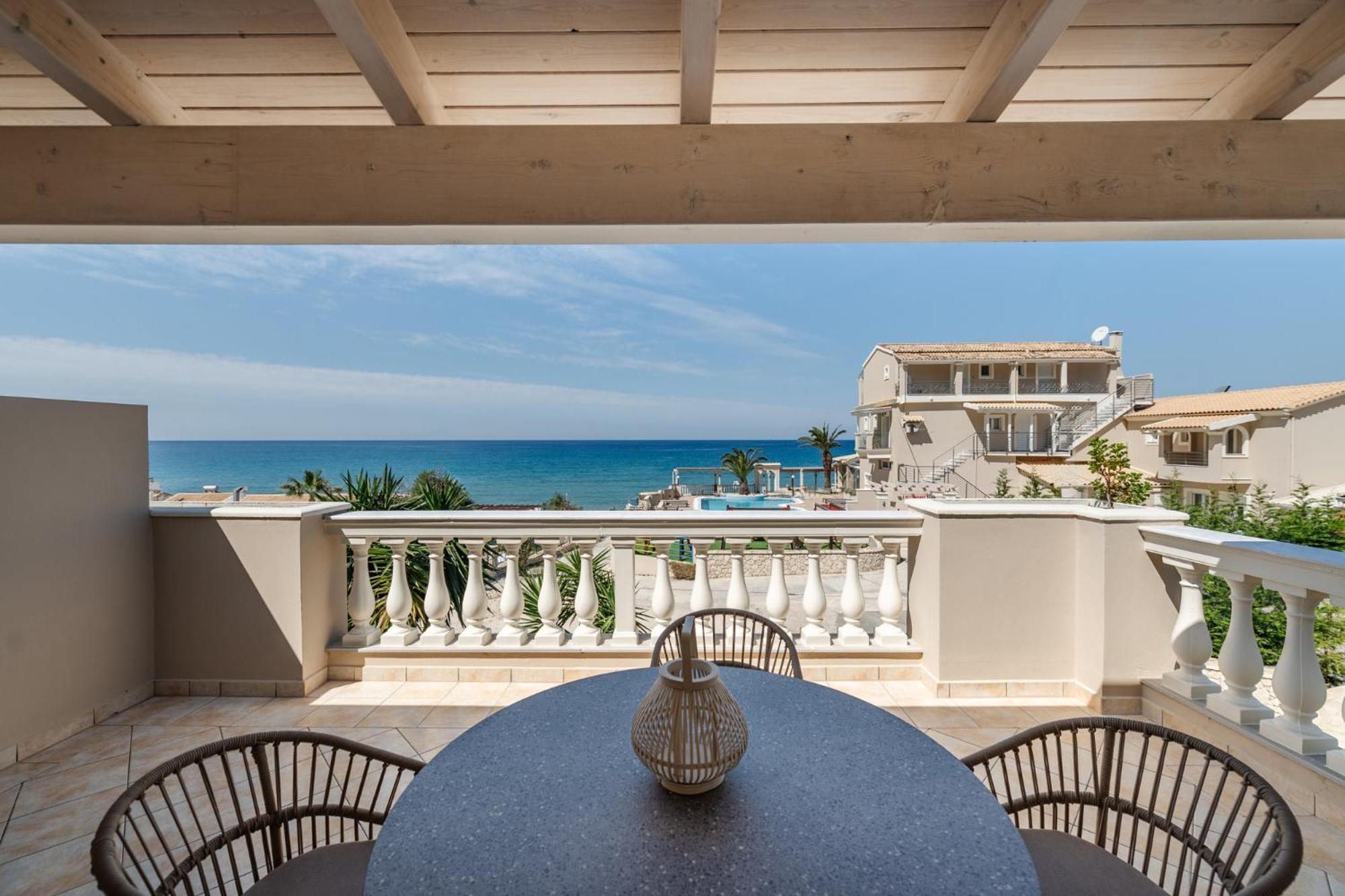 Sea Breeze Hotel & Apartments Agios Gordios  Exterior foto